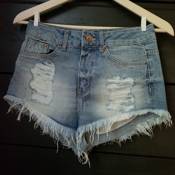 NWOT H&M Divided Distressed High Waisted Shorts - Picture 2 of 8